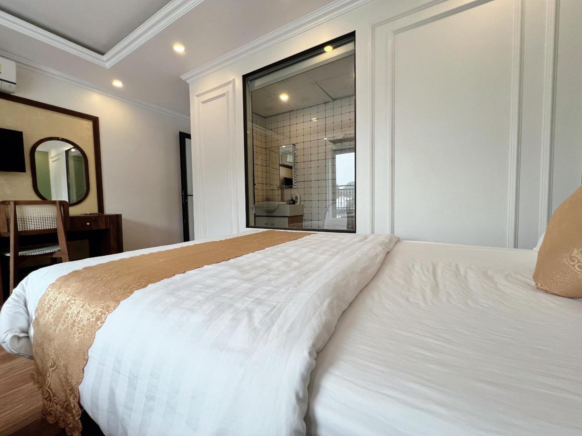 Cat Ba Glow Hotel Chan Chau Exterior photo